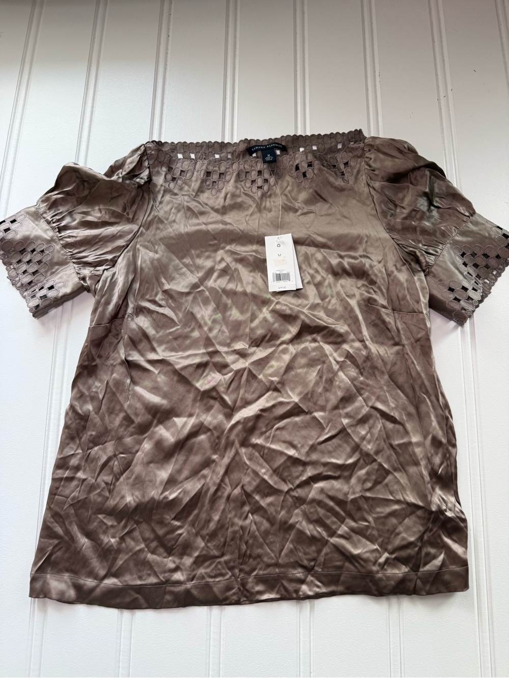 Banana Republic 100% Silk Sleeve Cutout Blouse Top Women Medium NEW